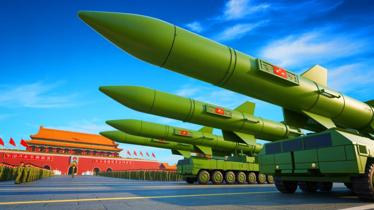 « 6 000 km/h pour contrer l’Amérique » : la Chine dévoile ses missiles hypersoniques YJ-21 et DF-17 tueurs de porte-avions au défilé de Pékin Illustration de la présentation des nouveaux missiles hypersoniques chinois lors du défilé de la Journée de la Victoire à Pékin.