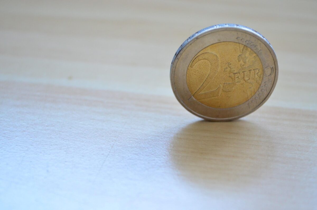 Cette pièce mystérieuse de 2 euros cache un secret que seuls 20 000 privilégiés détiennent et vaut maintenant 1 000 euros minimum