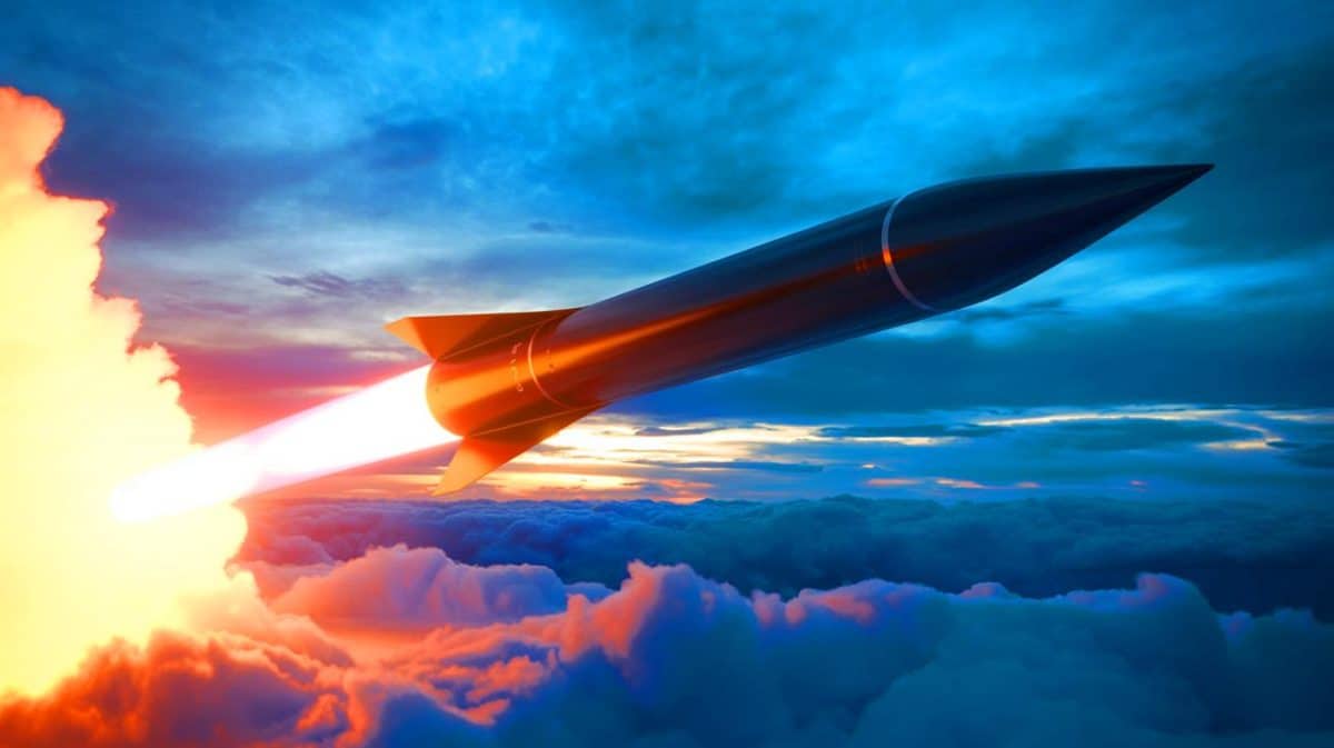 « Plus de 6 000 km/h depuis Biscarrosse » : ce missile hypersonique V-MAX français dépasse Mach 5 avec une technologie qui défie tous les systèmes de détection ennemis existants Illustration de l'essai réussi du missile hypersonique V-MAX par la France.