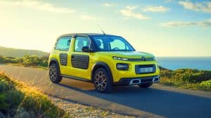 Illustration de la Citroën Méhari Eden, version électrique moderne de l'iconique voiture estivale.