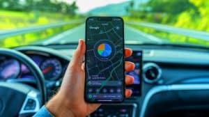 Illustration de l'intégration d'un avertisseur de radars dans Google Maps grâce à TomTom AmiGO.