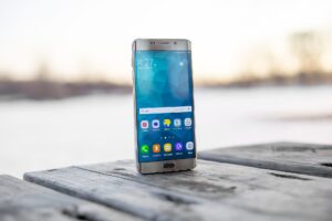 « Il a bloqué le chèque juste après l’achat » : cette fraude aux smartphones chez Boulanger finit en prison ferme (et alerte tous les commerçants)