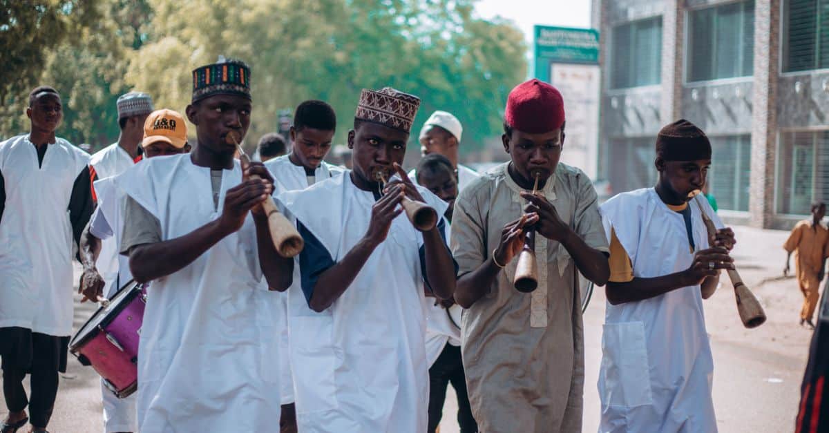Afrique : une télévision en transition African city people culture